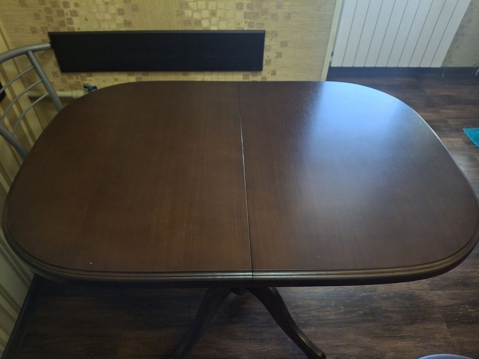 Продам кухонний стіл овальный