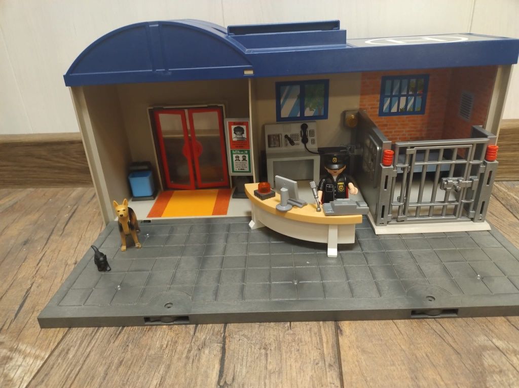 Przenośny Komisariat Policji Playmobil 5689 City Action