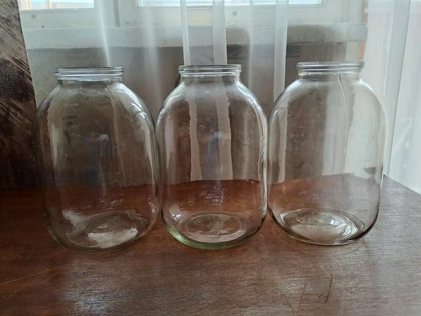 Продам 3-х литровые Стеклянные 
Банки (Бутыль) под Консервацию 
Цена 1