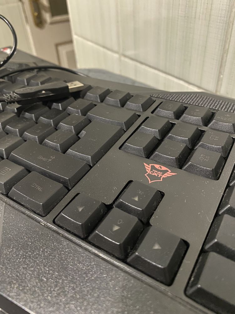 Ігрова клавіатура Trust GXT 830-RW Avonn Gaming Keyboard