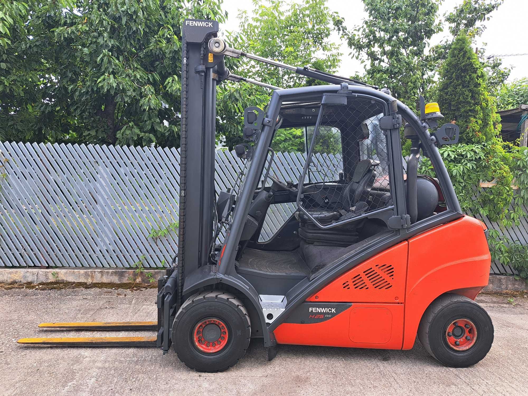 Linde H 25 Wózek widłowy Standard 405cm.  Kabina 2018r.
