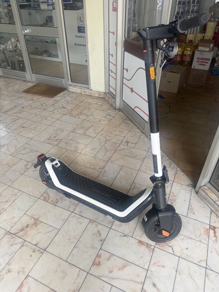 Niu kqi3 sport Em muito bom estado.