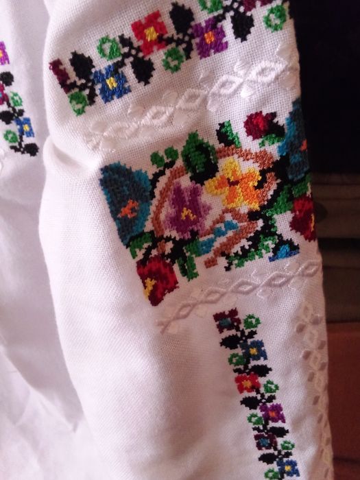 Вишита сукня для дівчаток 10-14 років,зріст 140-160 сантиметрів.