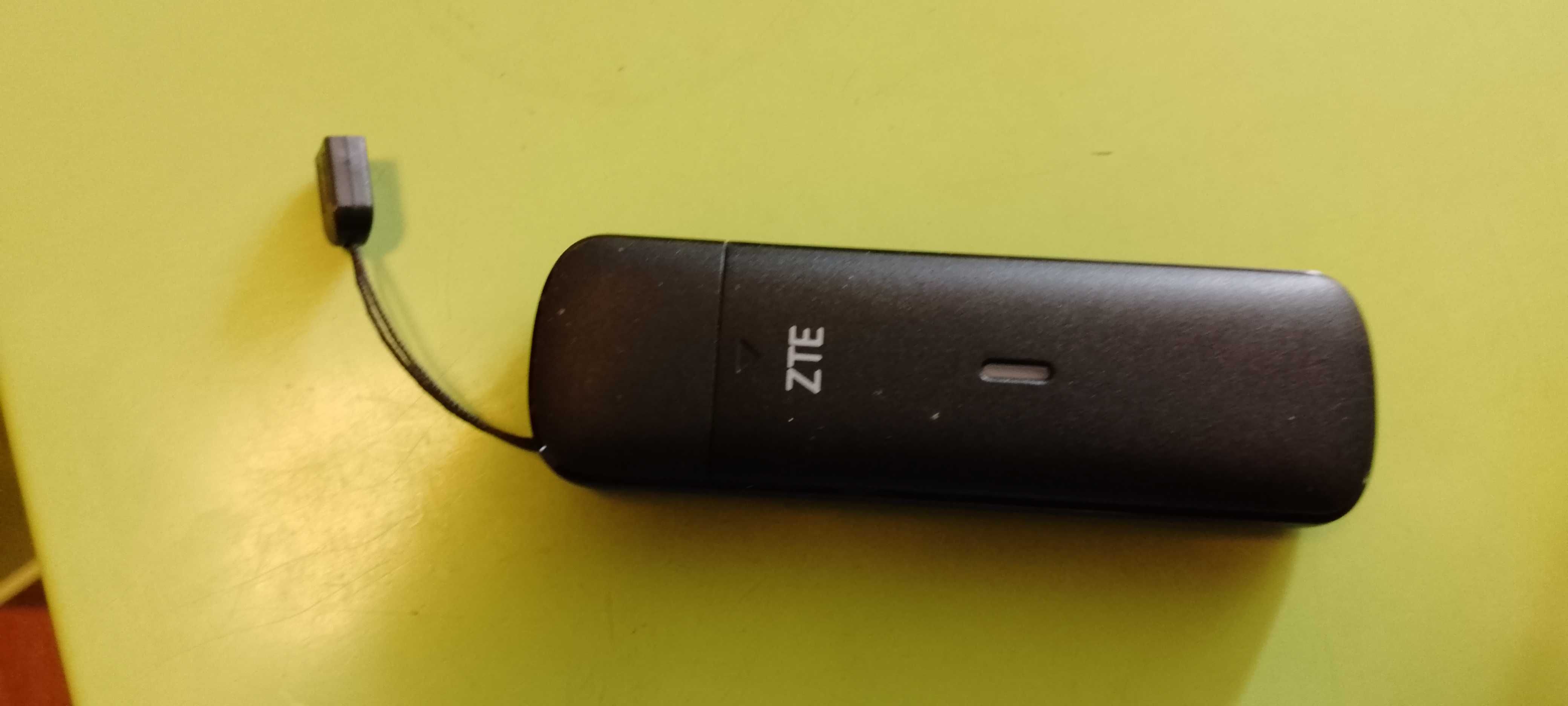 Продам USB 4G модем ZTE MF833U1