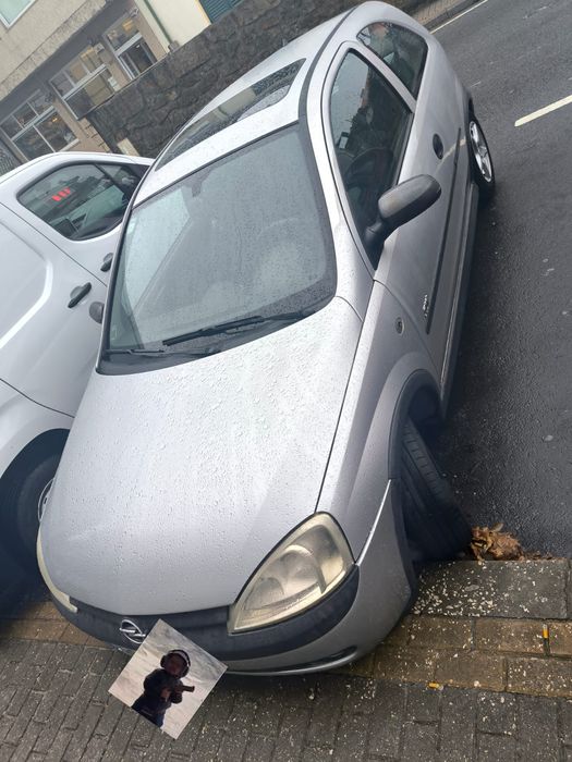 Opel Corsa 2001 Sport com teto de abrir