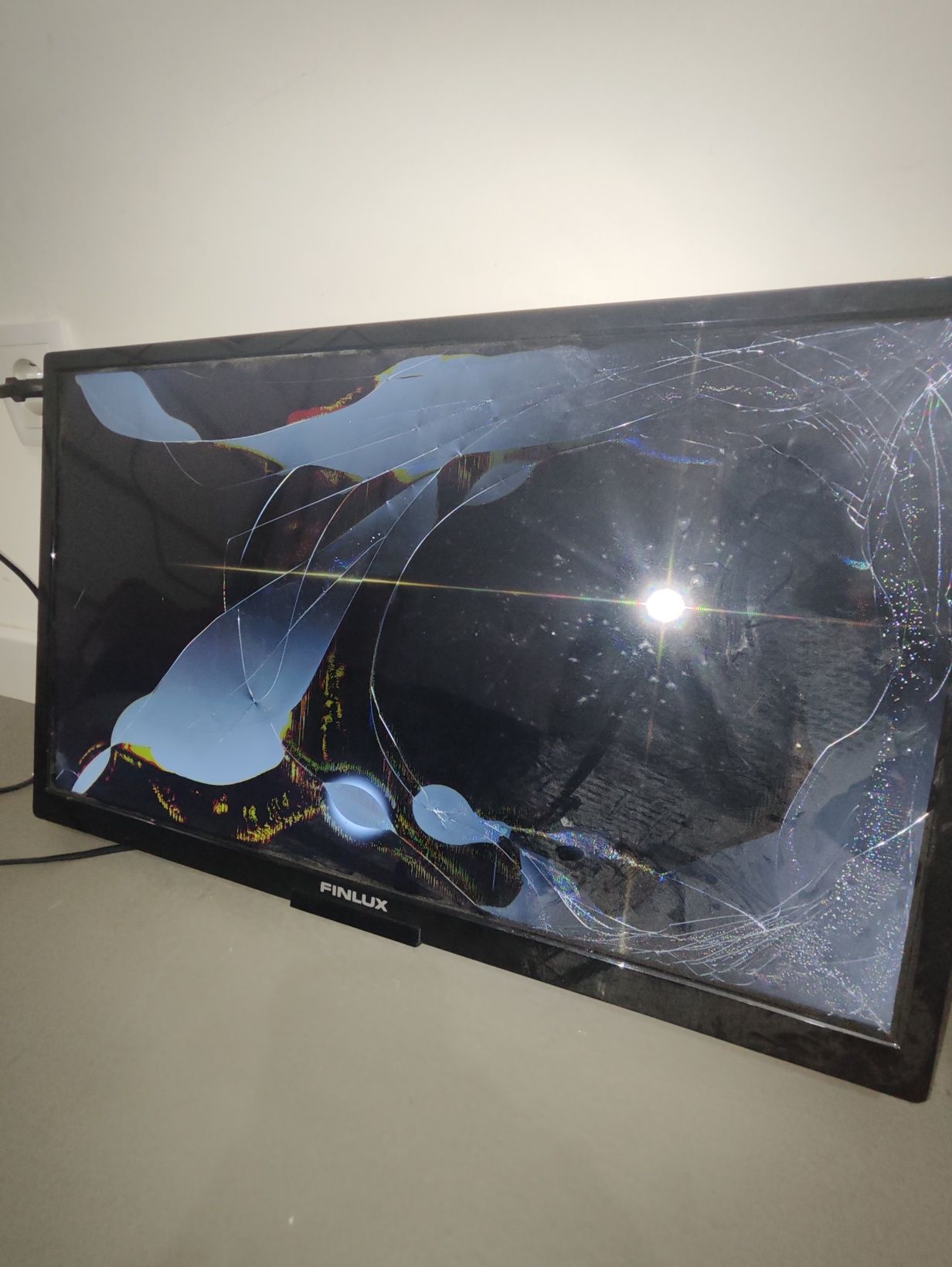 TV LG 32 polegadas avariada