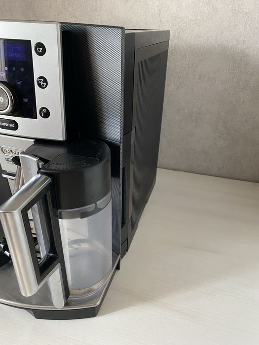 Кавомашина Delonghi Perfecta Cappuccino ESAM5500 є Вибір