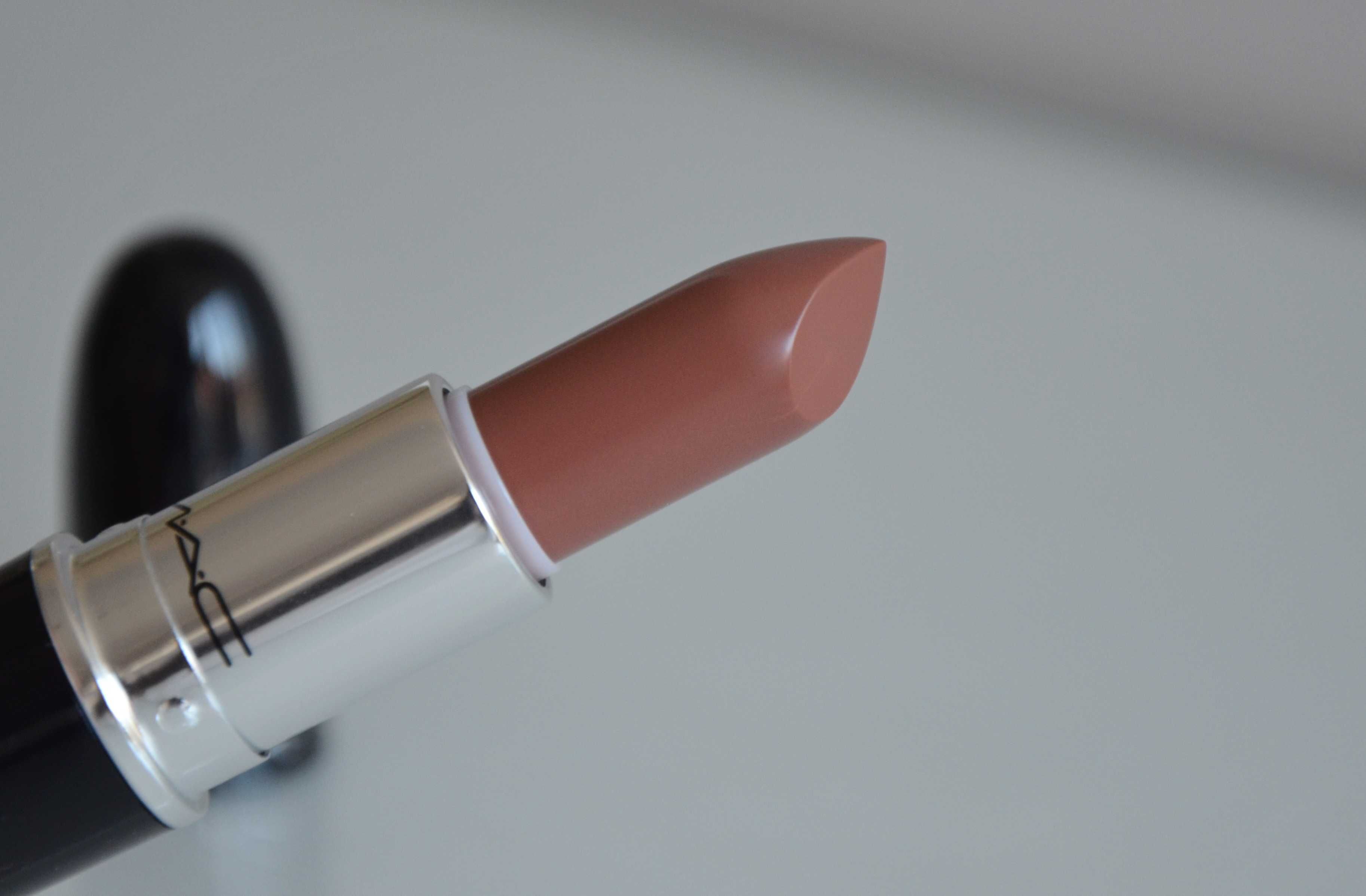 Mac 570 Signature Move pomadka nude ORYGINAŁ