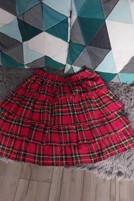 Czerwona spodnica mini