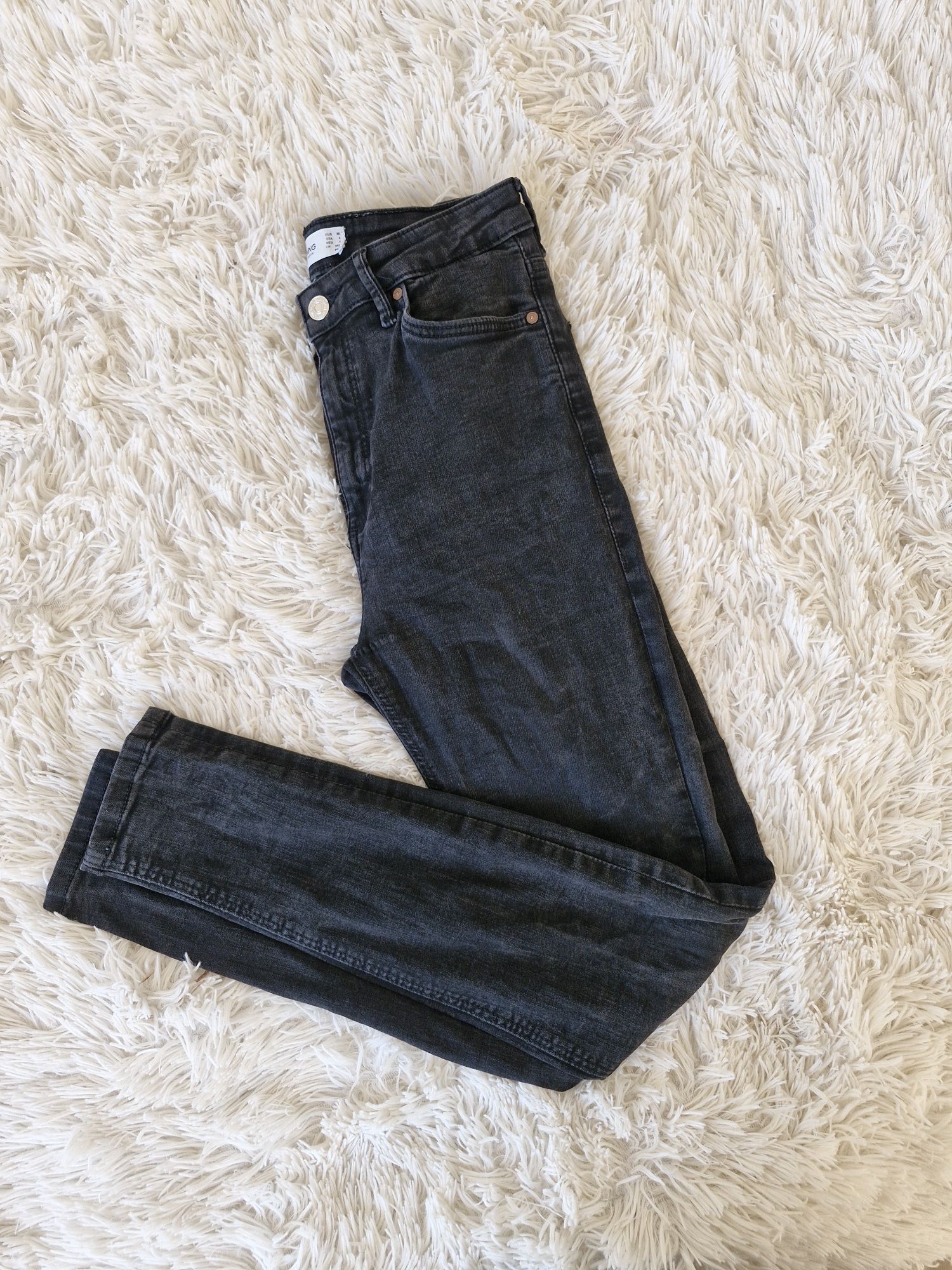 Mango spodnie Noa skinny rurki czarne