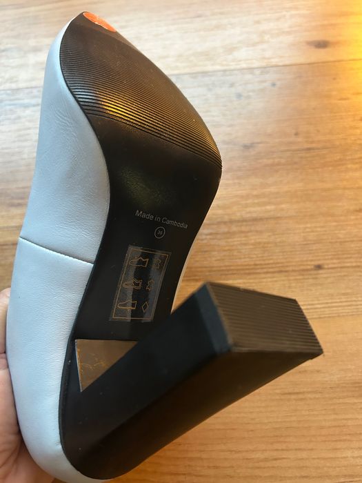 Mohito skórzane buty na obcasie czółenka szare błękitne R.36