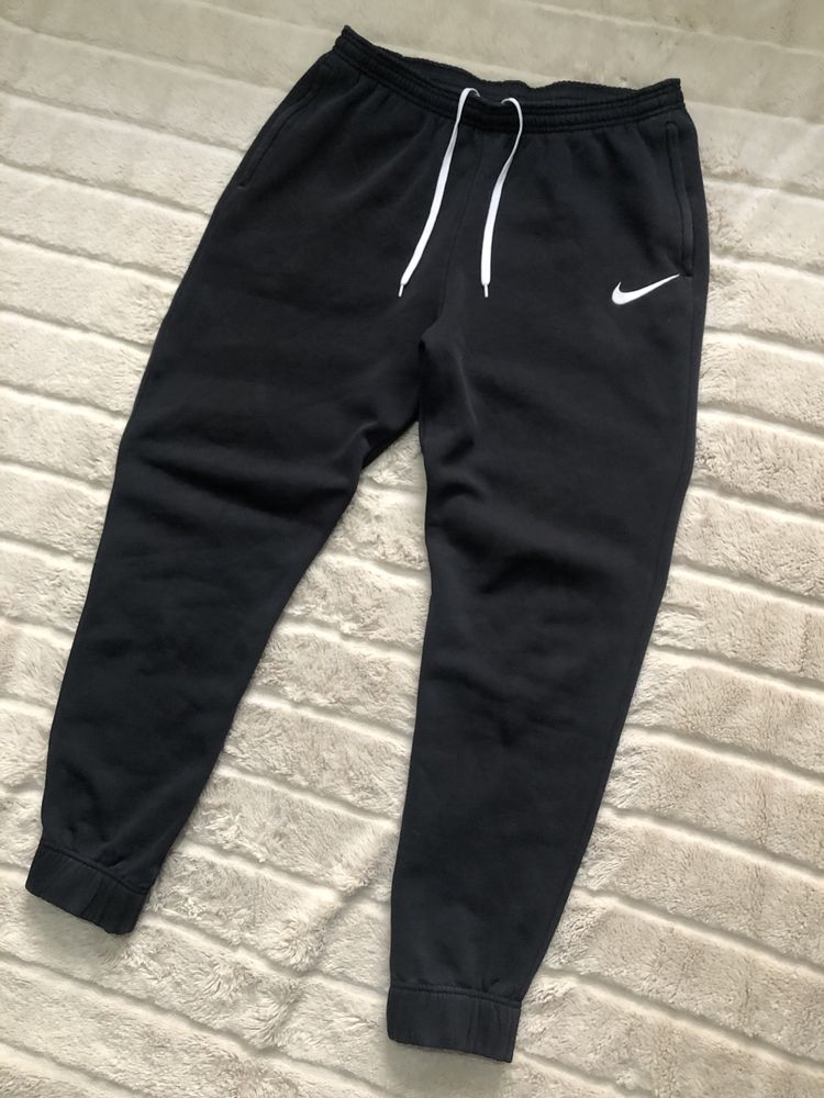 Зимние NIKE Park20 (L) Nk Flc штаны спортивные мужские флис манжет