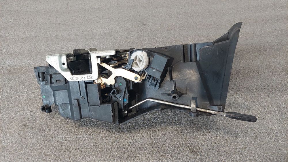 Fechadura / fecho porta frente esquerdo MERCEDES-BENZ Classe E Carrinh