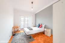 457007 - Quarto com cama de casal, com varanda...