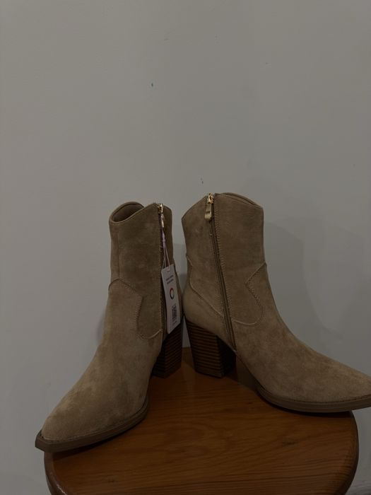 Чоботи «Козаки» нові