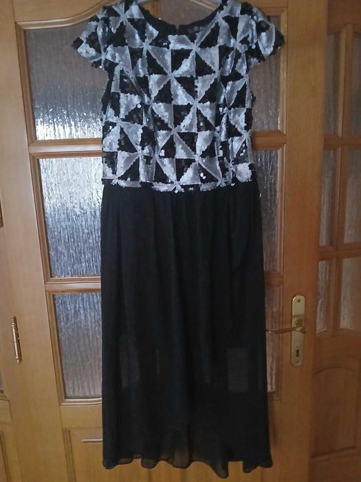 Piekna karnawałowa sukienka