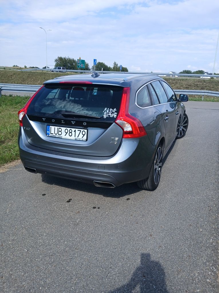 VOLVO V60 T5 AWD 2.5