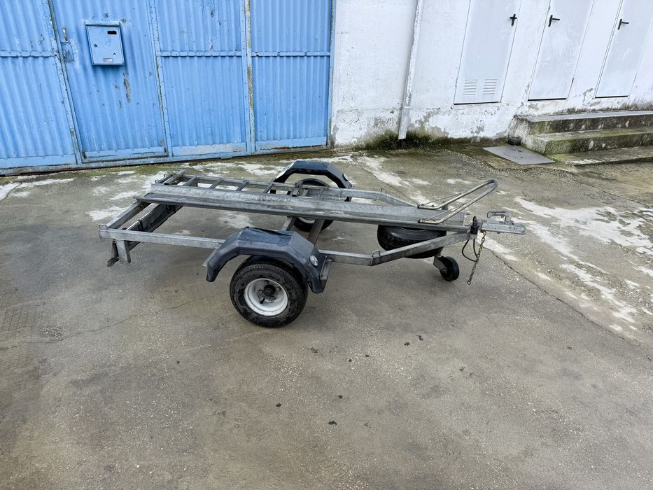 Atrelado para uma moto galvanizado