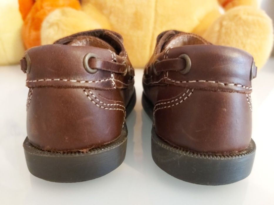 Sapatos bebé Zy em pele, n.º 19 - NOVOS (oferta portes)