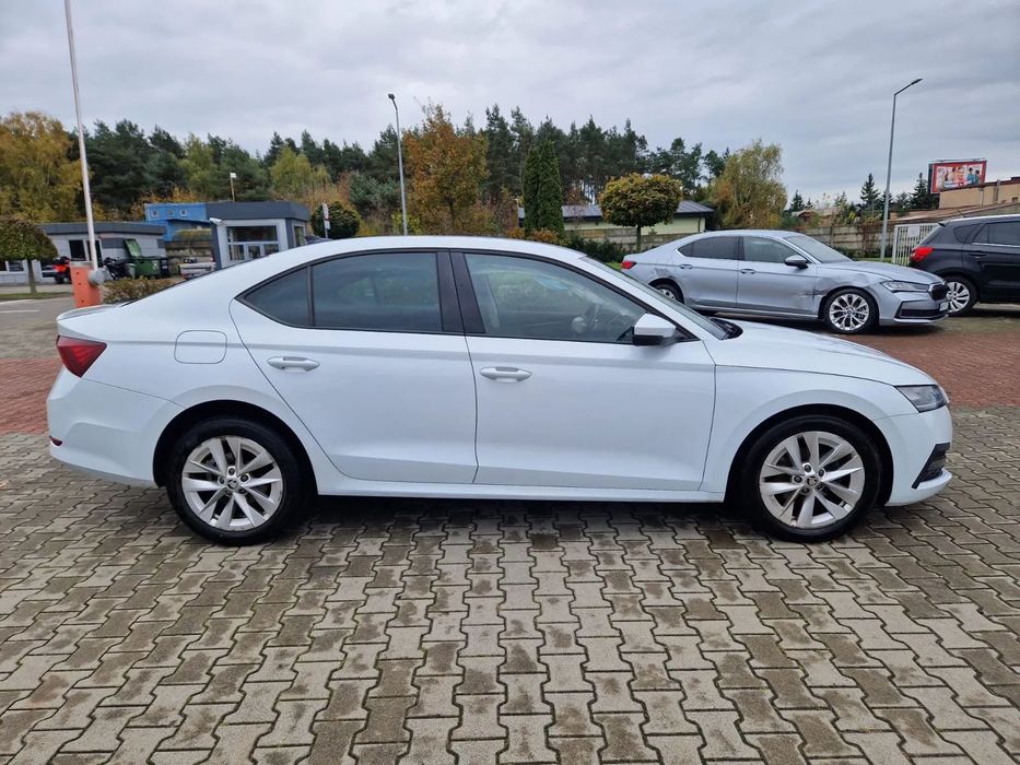 Skoda Octavia TSI Navi Virtual odpala stan bdb SalonPL FV Marża