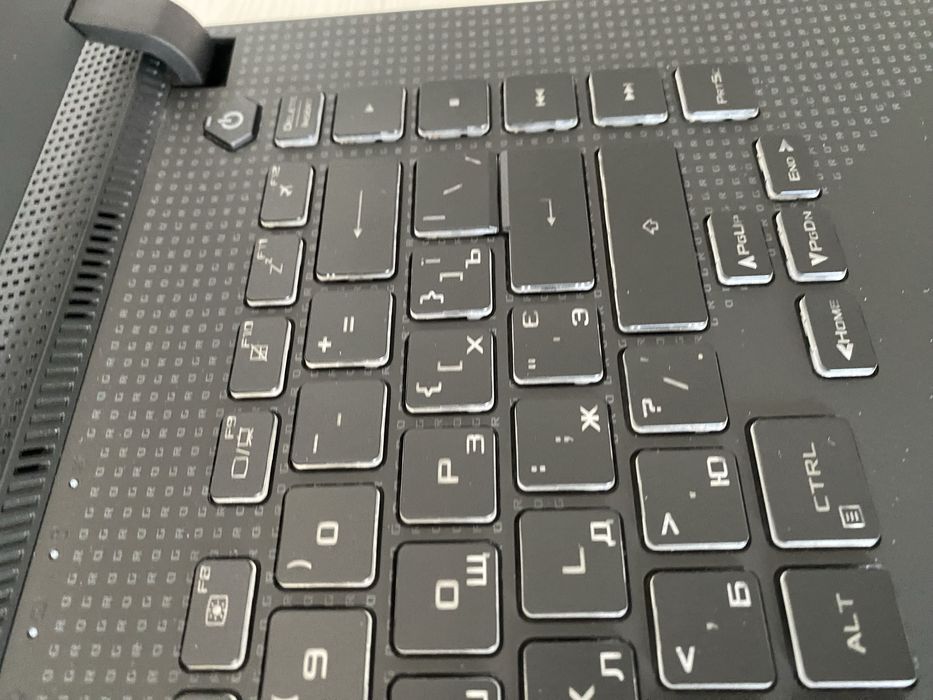 ASUS rog strix g15 (rx6800m/R9 5900HX) Advantage edition