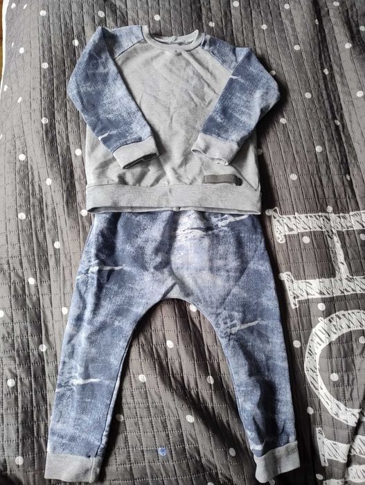 Dres 80/86 chłopięcy w kolorze dżinsowym cieniowany