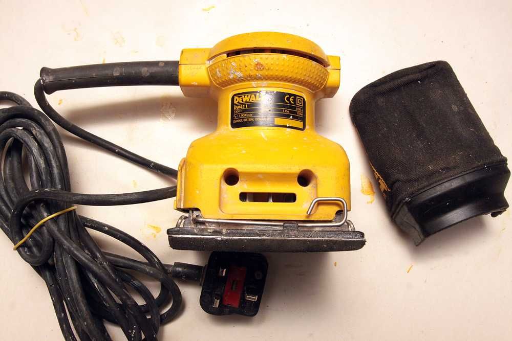 Шлифмашина  DEWALT DW 411, погружной насос