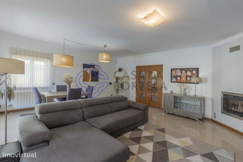 Moradia  T4 com piscina em Penedo, a 15 minutos de Cascais