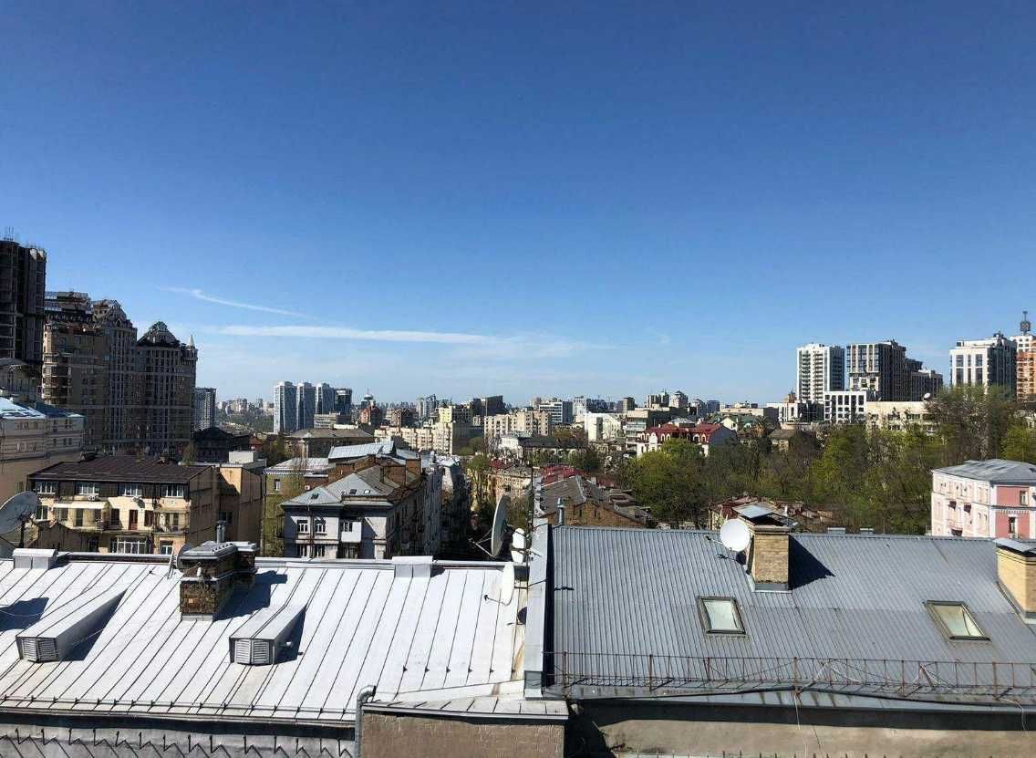 Продаж квартири вул. Івана Франка 11, 230 м²