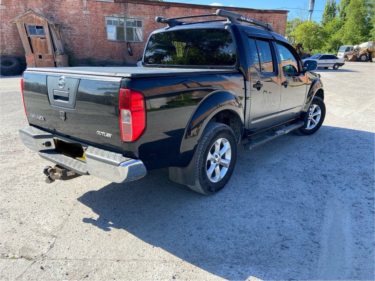 Продам Авто Nissan Navara Машина для ЗСУ  2,5 4х4 2005 року