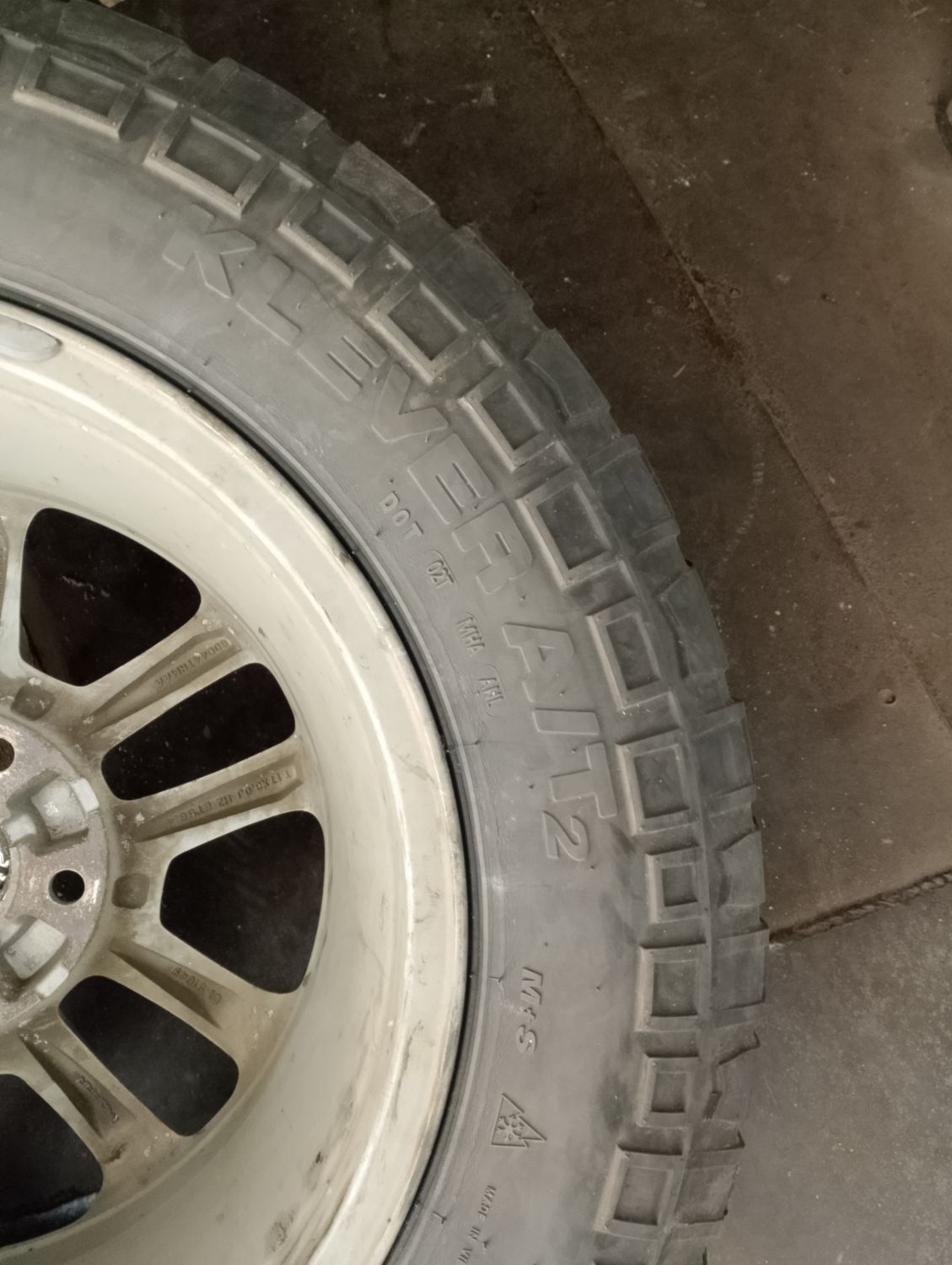 Шини Kenda Klever A/T 2 245/65 R17 111T XL Б/У 5,5 мм