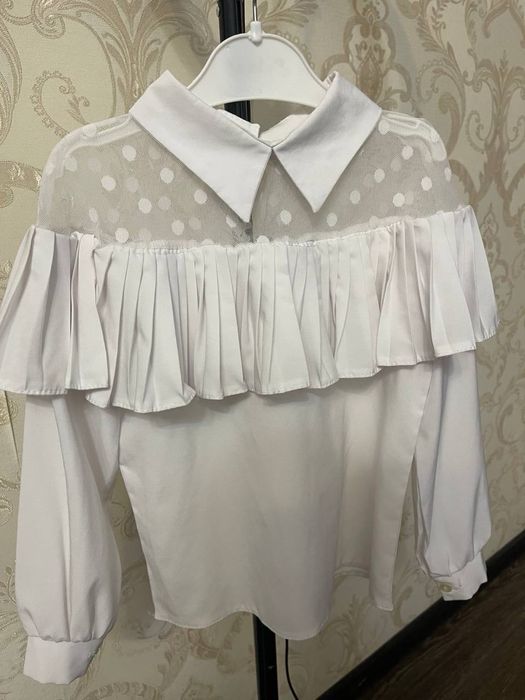 Шкільні речі на дівчинку