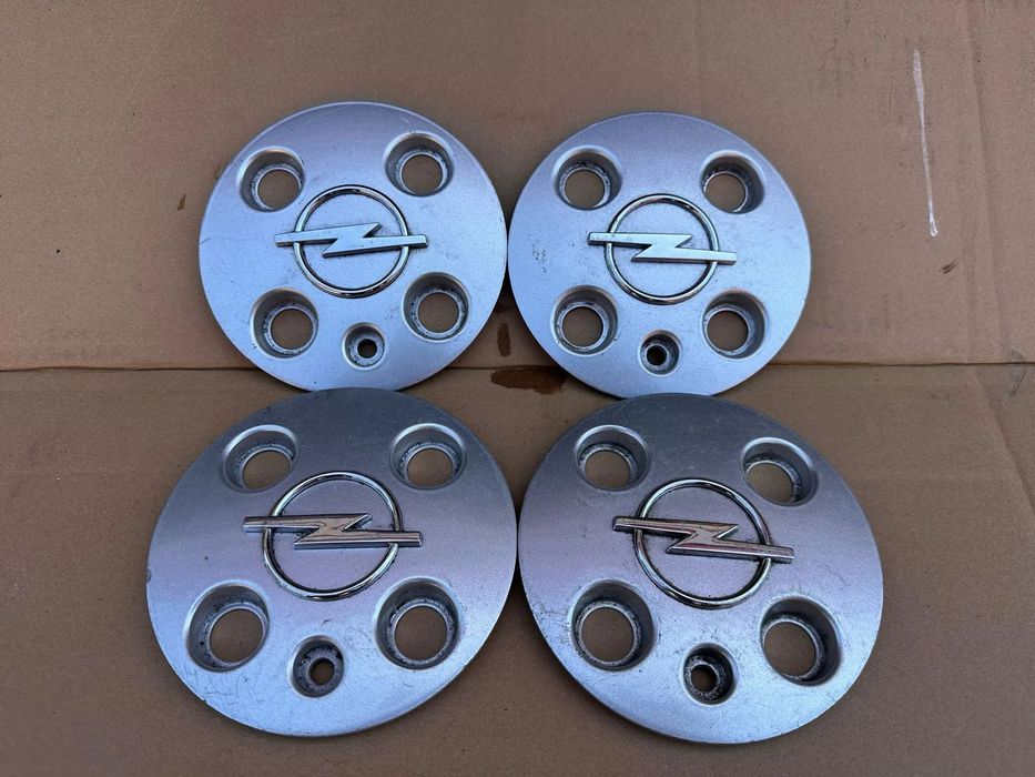 Dekielki emblematy Opel Tigra Corsa / 461038879 / Komplet