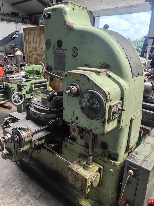 Dłutownica pionowa TOS HOV 25 skok suwaka 250mm średnica stołu 500mm