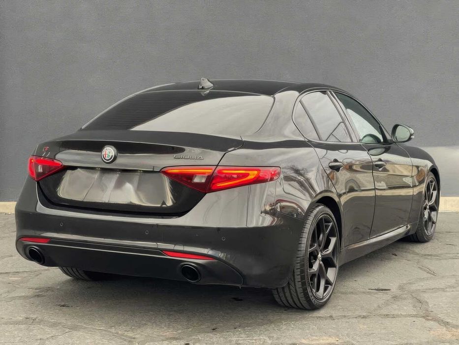 Alfa Romeo Giulia Ti      2020