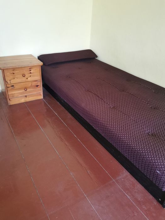 Łóżko plus szafka nocna