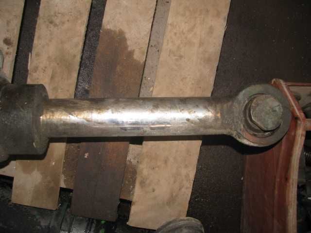 Гідроциліндр довжина 90 см.