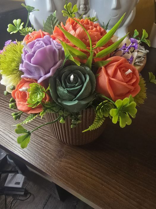 Flower box Wieczny bukiet z wosku sojowego kolorowy pachnący.