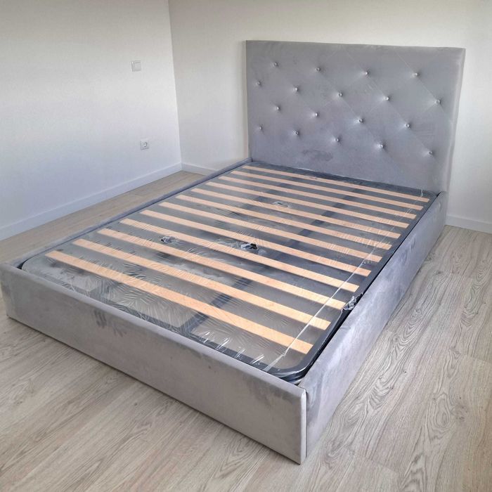 Camas De Casal Estofadas Top de Gama 190x140m Estrado Incluído 199€ !!