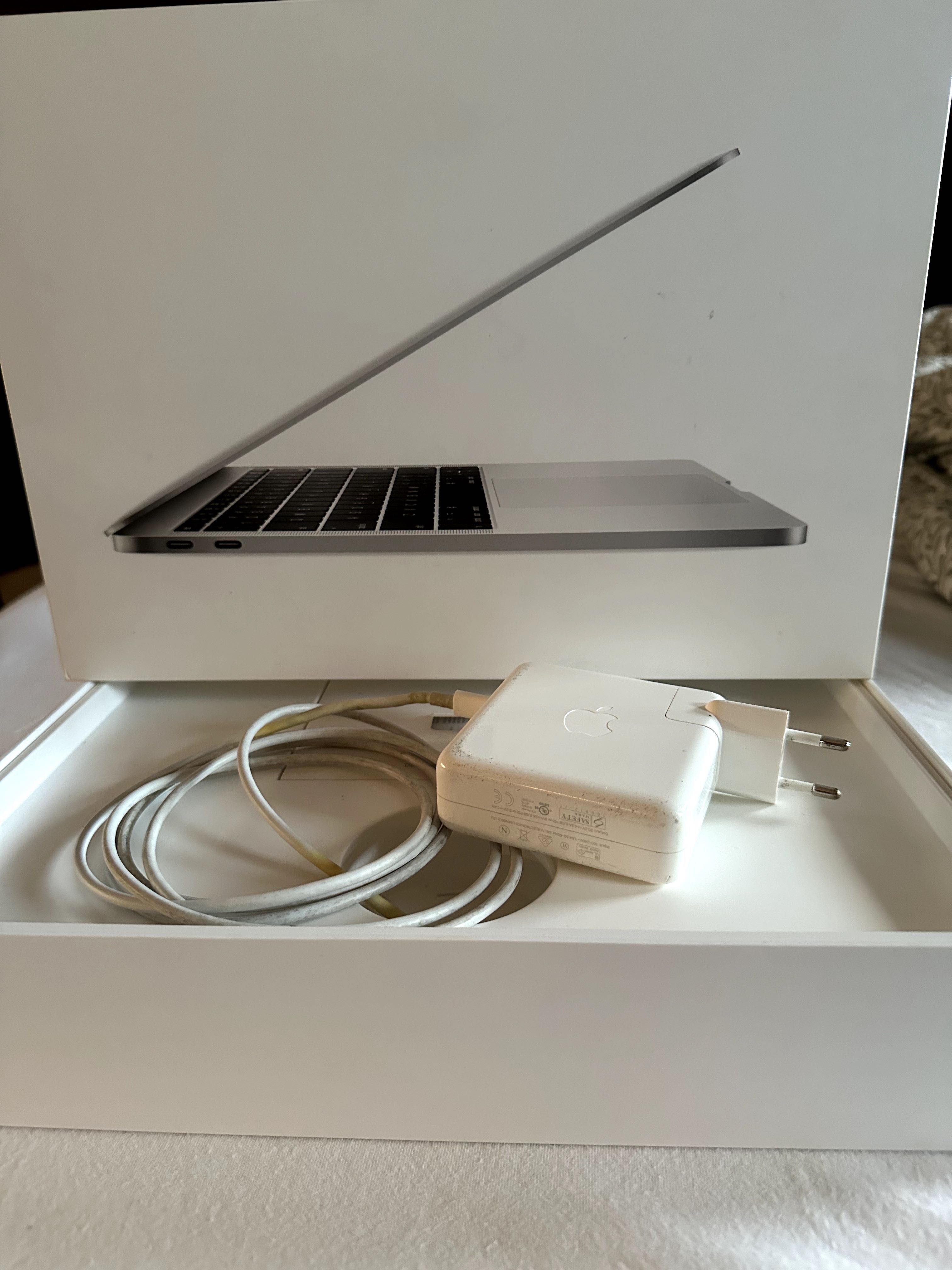 MacBook Pro 13' 2017 A1708 | i5 | 16GB RAM | 256GB |