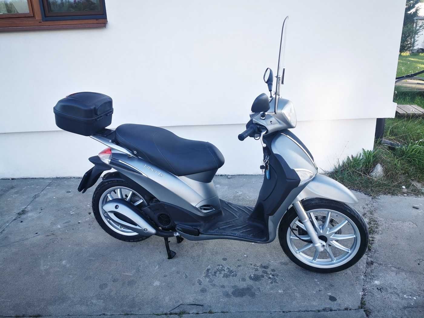 Piaggio Liberty 125cm grzane manetki USB Owiewka Fly pcx jet