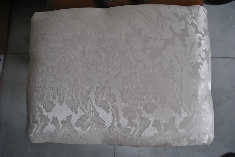 Krzesełko do toaletki do naprawy wysokość 44,50cm siedzisko 36 x 27cm