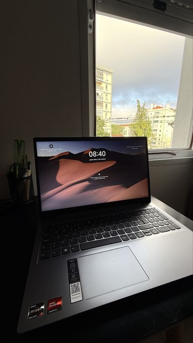 Portátil Lenovo IdeaPad 3 (Ryzen 7 5700U, 16GB RAM, 512GB SSD, 15.6”)