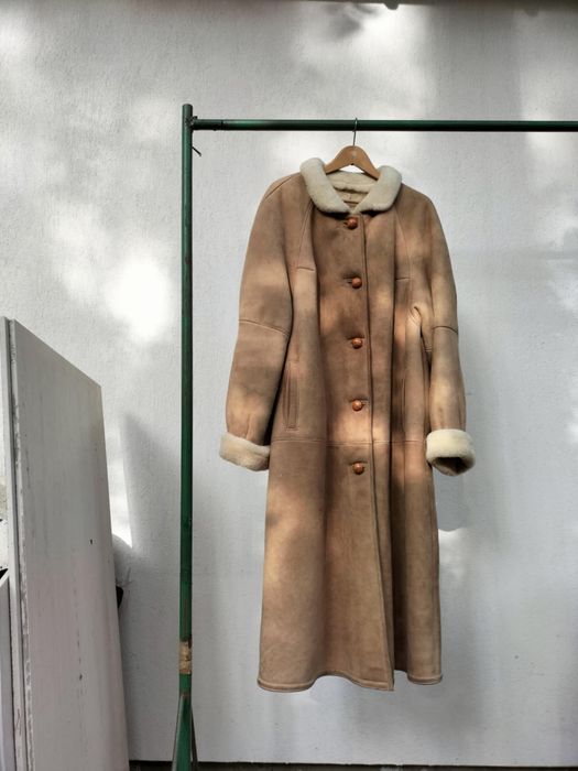 Długi kożuch naturalny damski