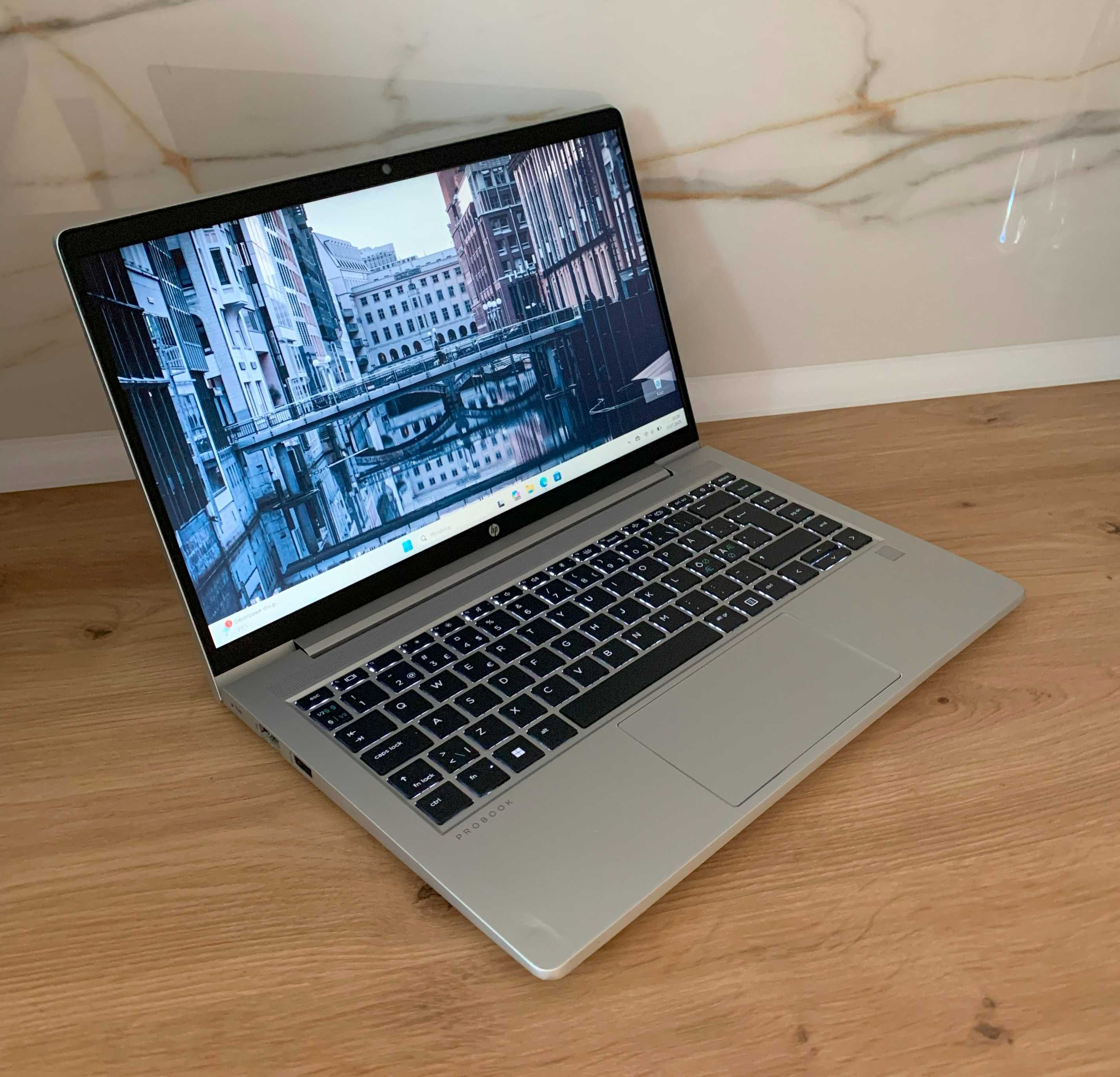 HP ProBook 445 G9 14’ ( Ryzen 3, 8gb RAM, 128gb SSD)  zasilacz Gratisy
