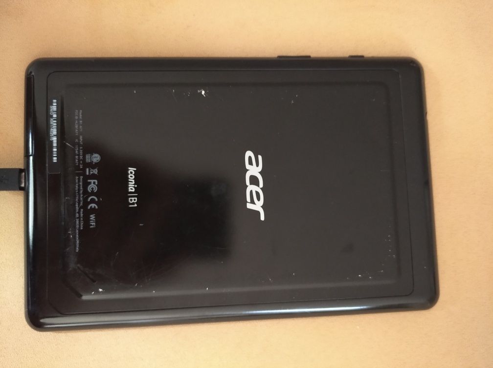 Sprzedam uszkodzony tablet Acer iconia B1