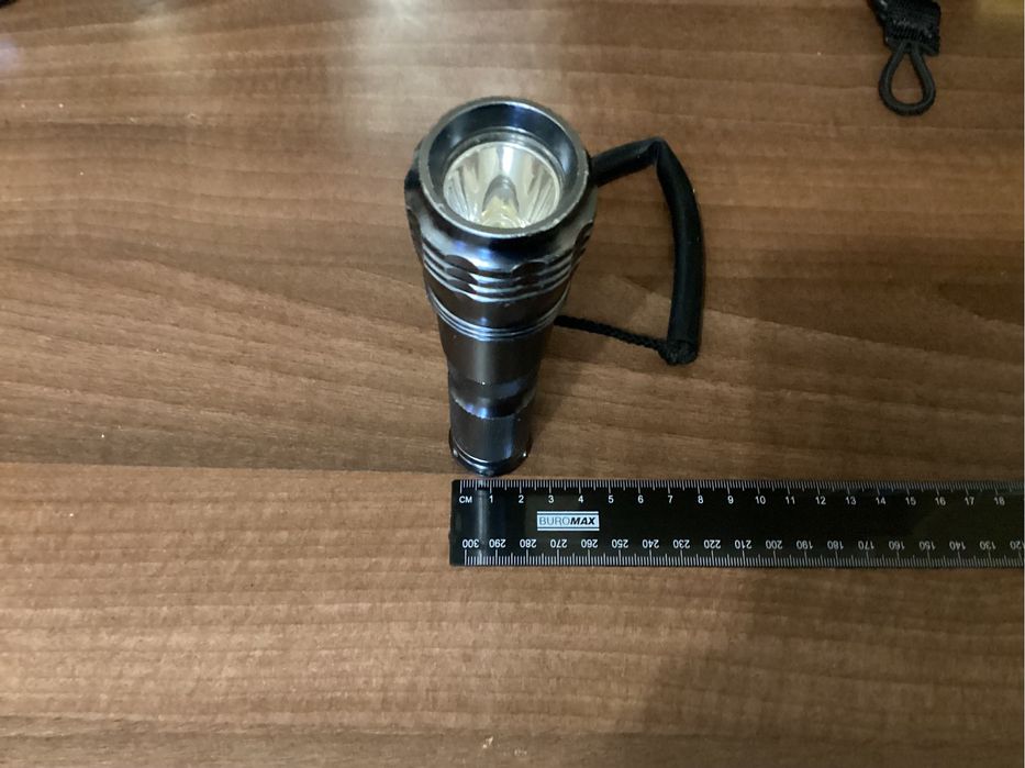 Фанарик  тактический  влагостойкий.