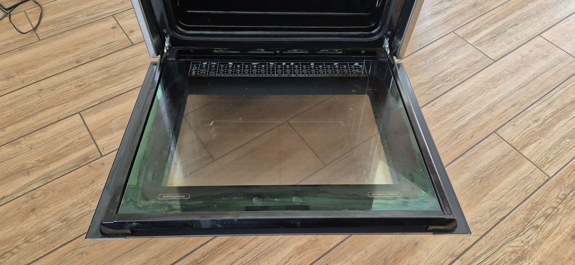 Piekarnik elektryczny do zabudowy Whirlpool AKZ 136/IX