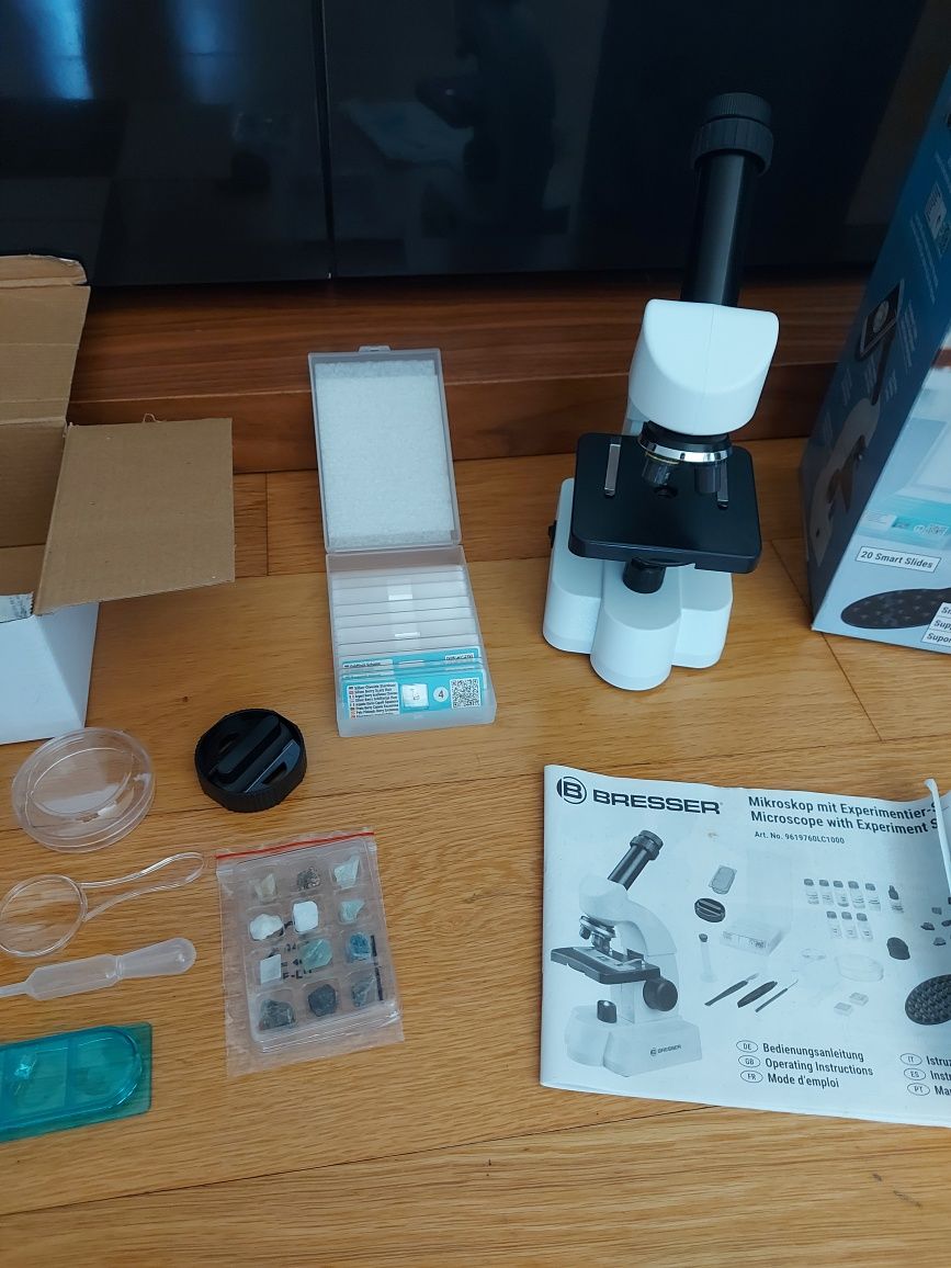 Microscópio Bresser