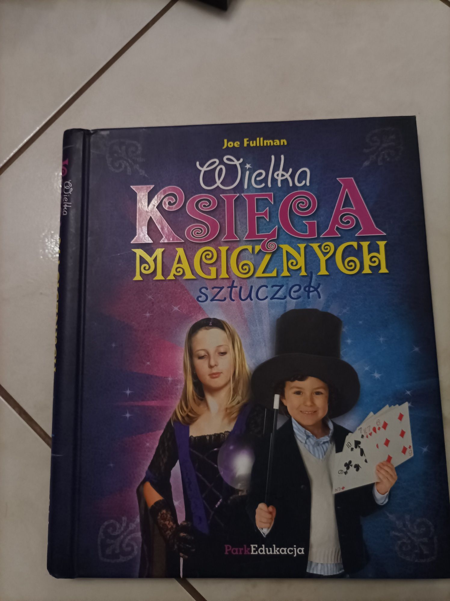 Wielka księga magicznych sztuczek